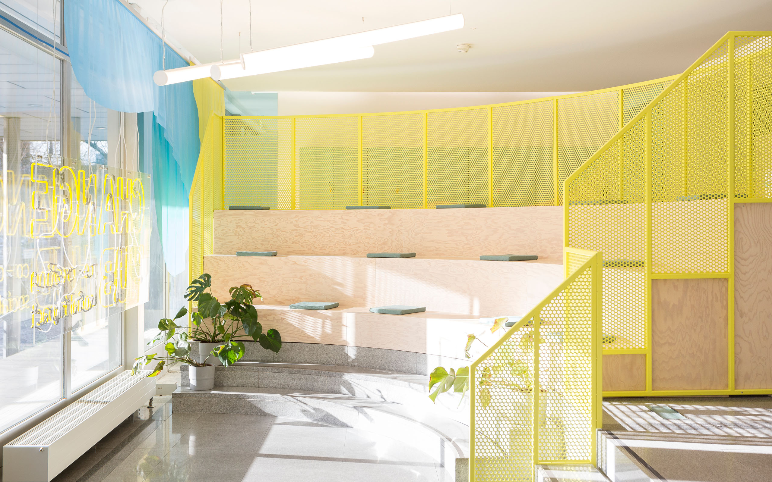 change-hub-foyer-landscape-01